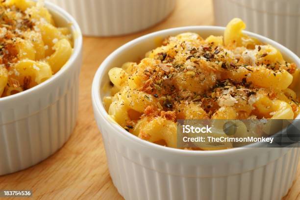 Fagioli Maccheroni E Formaggio - Fotografie stock e altre immagini di Maccheroni al formaggio - Maccheroni al formaggio, Spezia, Carboidrato - Cibo