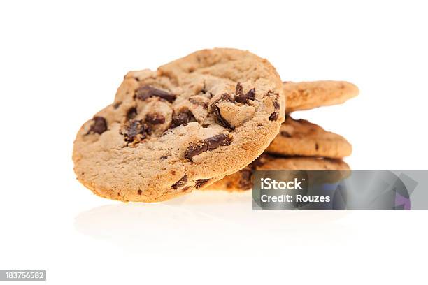 Biscotti Con Scaglie Di Cioccolato - Fotografie stock e altre immagini di Ammucchiare - Ammucchiare, Catasta, Alimentazione non salutare