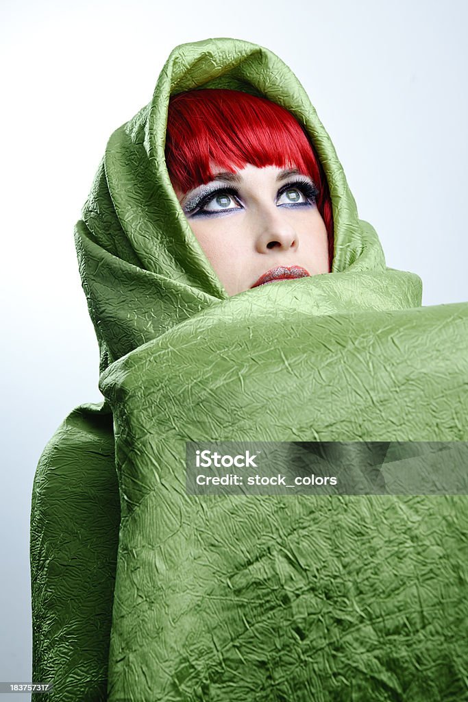 Donna in tessuto verde - Foto stock royalty-free di Adulto