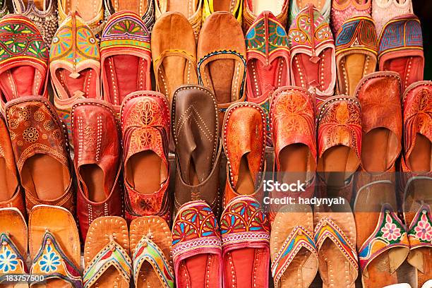 カラフルなインドの靴の販売 - インドのストックフォトや画像を多数ご用意 - インド, 革, インド文化