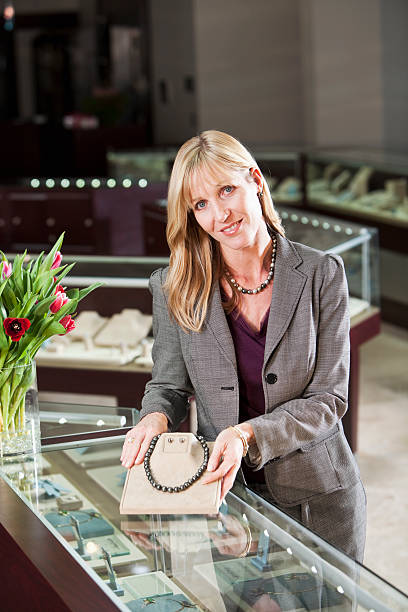 istock Expensive necklace and earring set on display 183758537