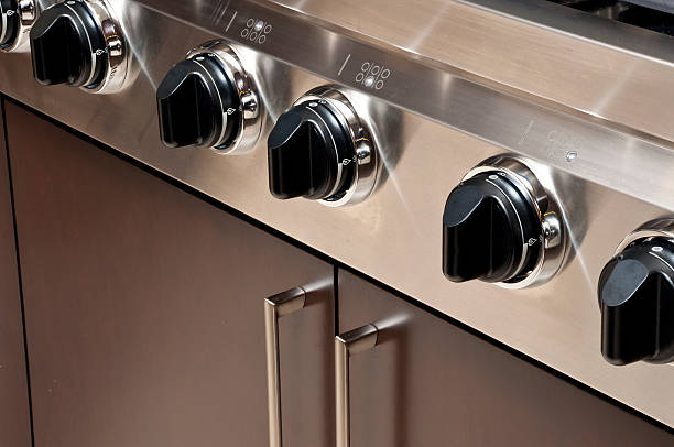 istock Close up of stove and knobs 183758736