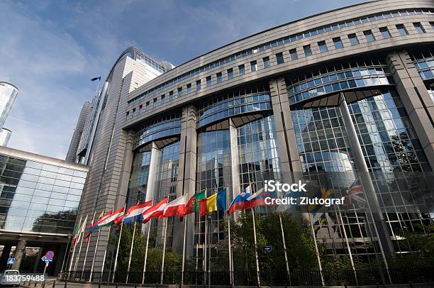 Parlamento Europeo En Bruselas Foto de stock y más banco de imágenes de Parlamento Europeo - Parlamento Europeo, Edificio del Parlamento, Unión Europea