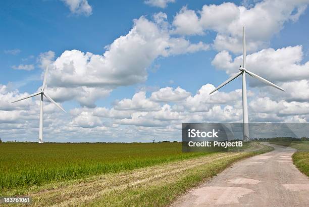 Photo libre de droit de Éolienne banque d'images et plus d'images libres de droit de Alimentation électrique - Alimentation électrique, Beauté de la nature, Bleu