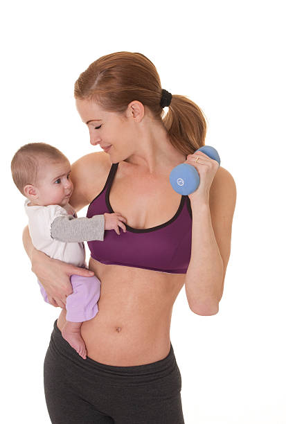 fitness com bebé - mother exercising baby dieting imagens e fotografias de stock