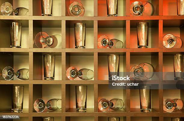 Wine Rack Stockfoto und mehr Bilder von Alkoholisches Getränk - Alkoholisches Getränk, Ausverkauf, Flaschenregal