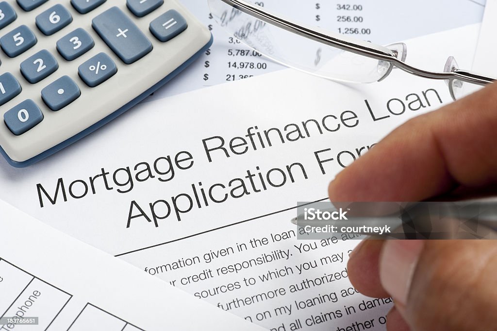 Refinance Modulo di domanda di mutuo con penna, Calcolatrice, writin - Foto stock royalty-free di Rifinanziamento