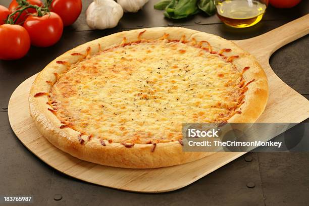 세 가지 치즈 피자를 마르게리타 피자에 대한 스톡 사진 및 기타 이미지 - 마르게리타 피자, 피자, 세이보리 파이