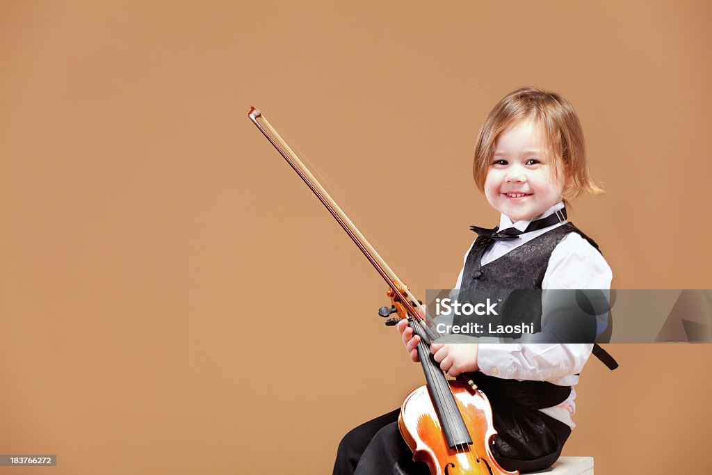 Giovane Musicista - Foto stock royalty-free di Bambine femmine