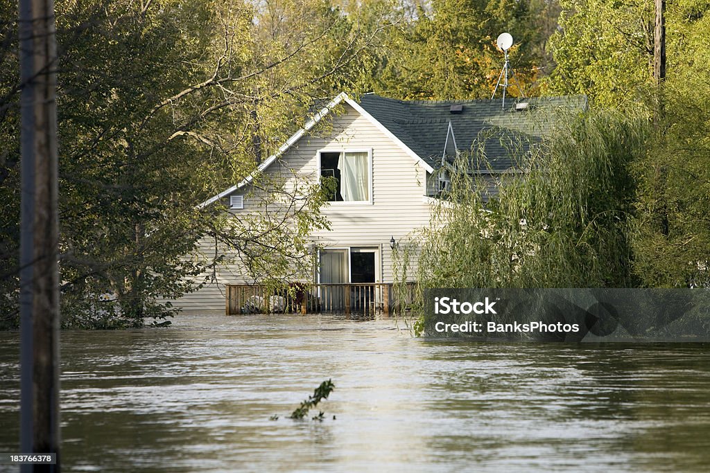 Inondé House, après un gros orage - Photo de Inondation libre de droits