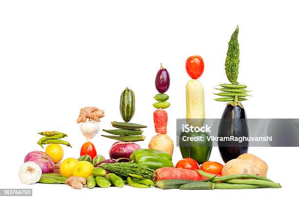 Бар Диаграмма Graph Из Разных Овощи — стоковые фотографии и другие картинки Еда - Еда, Диаграмма, Рост