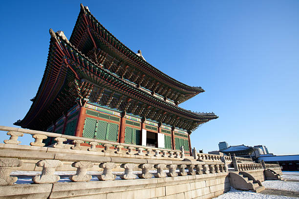 istock Gyeongbokgung palace 183767243