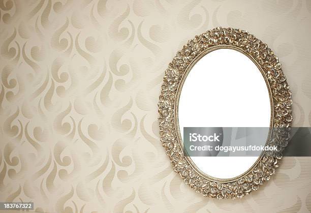 Spiegel Mit Clipping Path Stockfoto und mehr Bilder von Spiegel - Spiegel, Wand, Architektur