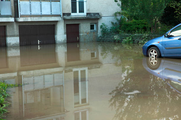 istock Flooded house and car 183767659