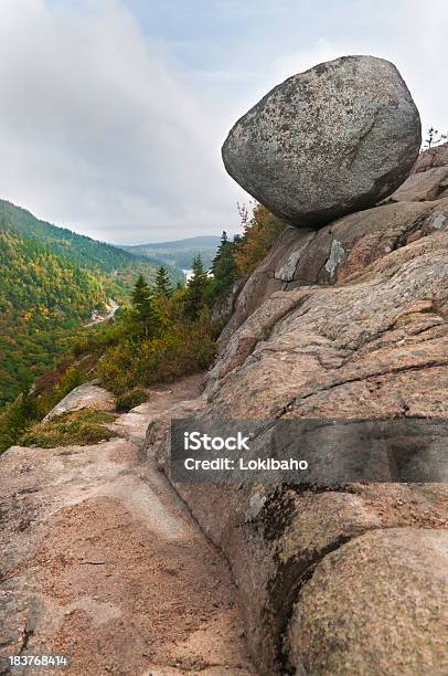 Photo libre de droit de Bulle Rock banque d'images et plus d'images libres de droit de Bubble Rock - Bubble Rock, Maine, Acadia National Park