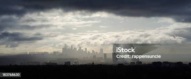 Photo libre de droit de Rain Storm De Los Angeles banque d'images et plus d'images libres de droit de Horizon urbain - Horizon urbain, Los Angeles, Silhouette - Contre-jour