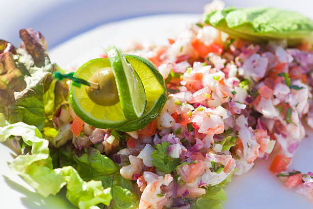 mexicano, ceviche de camarones y pescados y mariscos - seviche prepared ahi freshness mexican culture fotografías e imágenes de stock