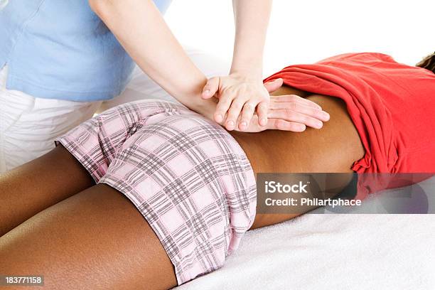 Fisioterapia - Fotografias de stock e mais imagens de Adulto - Adulto, Afro-americano, Beleza