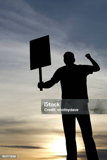 Photo libre de droit de Manifestant banque d'images et plus d'images libres de droit de Adulte - Adulte, Colère, Concepts