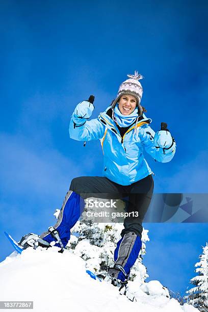 Invierno Adventuress Foto de stock y más banco de imágenes de Actividades recreativas - Actividades recreativas, Adulto, Adulto joven