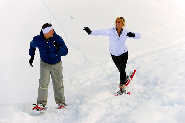 istock Couple on the snow 183773861
