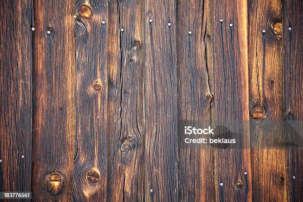 Stare Drewniane Ściany Tło - zdjęcia stockowe i więcej obrazów Drewno - Tworzywo - Drewno - Tworzywo, Dziki Zachód, Zniszczony przez warunki atmosferyczne