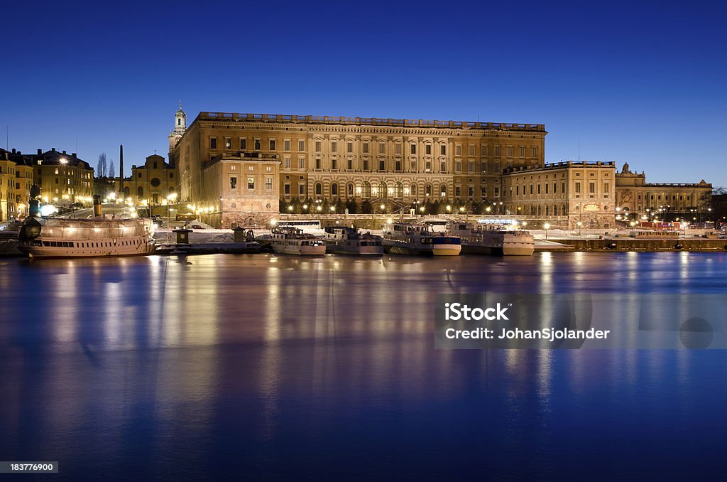 Le Palais Royal de Stockholm, au crépuscule - Photo de Stockholm libre de droits