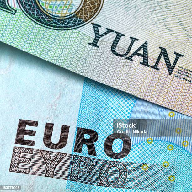 Photo libre de droit de Euro Et Yuan banque d'images et plus d'images libres de droit de Monnaie de l'Union Européenne - Monnaie de l'Union Européenne, Symbole de l'euro, Culture chinoise