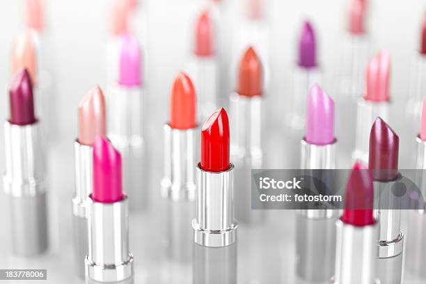 Verschiedene Lippenstifte Stockfoto und mehr Bilder von Lippenstift - Lippenstift, Make-Up, Ware