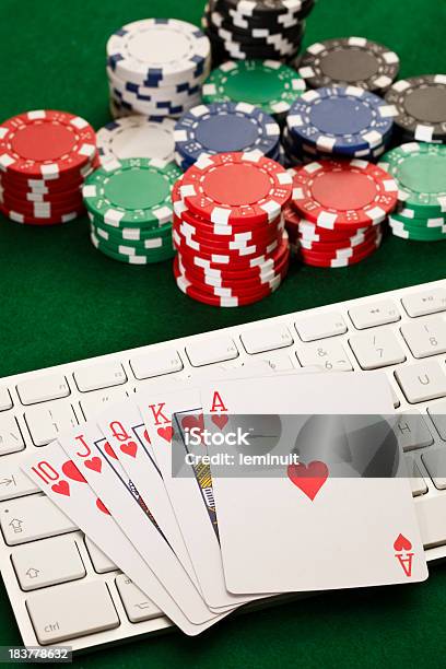 Foto de Pôquer Online e mais fotos de stock de Cassino - Cassino, Internet, Aposta