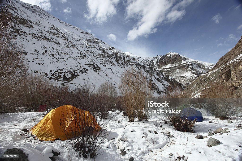 Extreme campeggio - Foto stock royalty-free di Accampamento Base