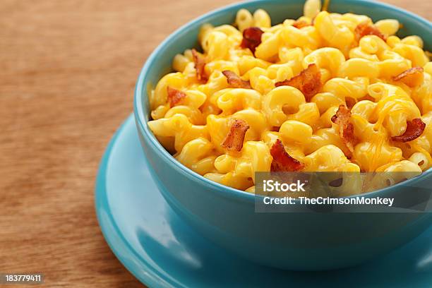 Maccheroni E Formaggio Con Bacon - Fotografie stock e altre immagini di Maccheroni al formaggio - Maccheroni al formaggio, Pancetta affumicata, Maccheroni