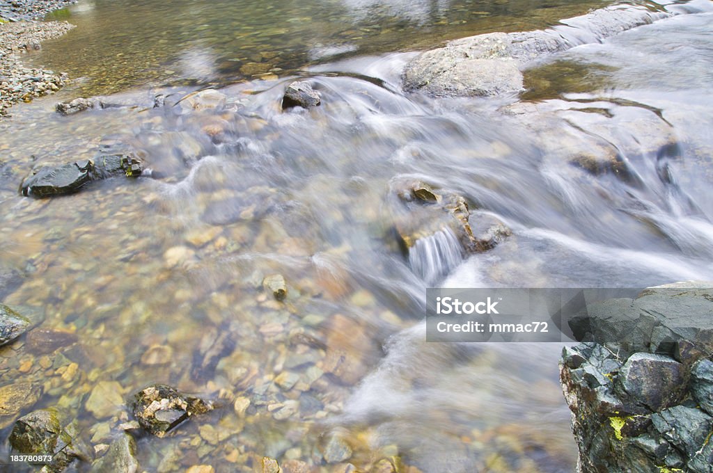 Corriente de agua - Foto de stock de Agua libre de derechos