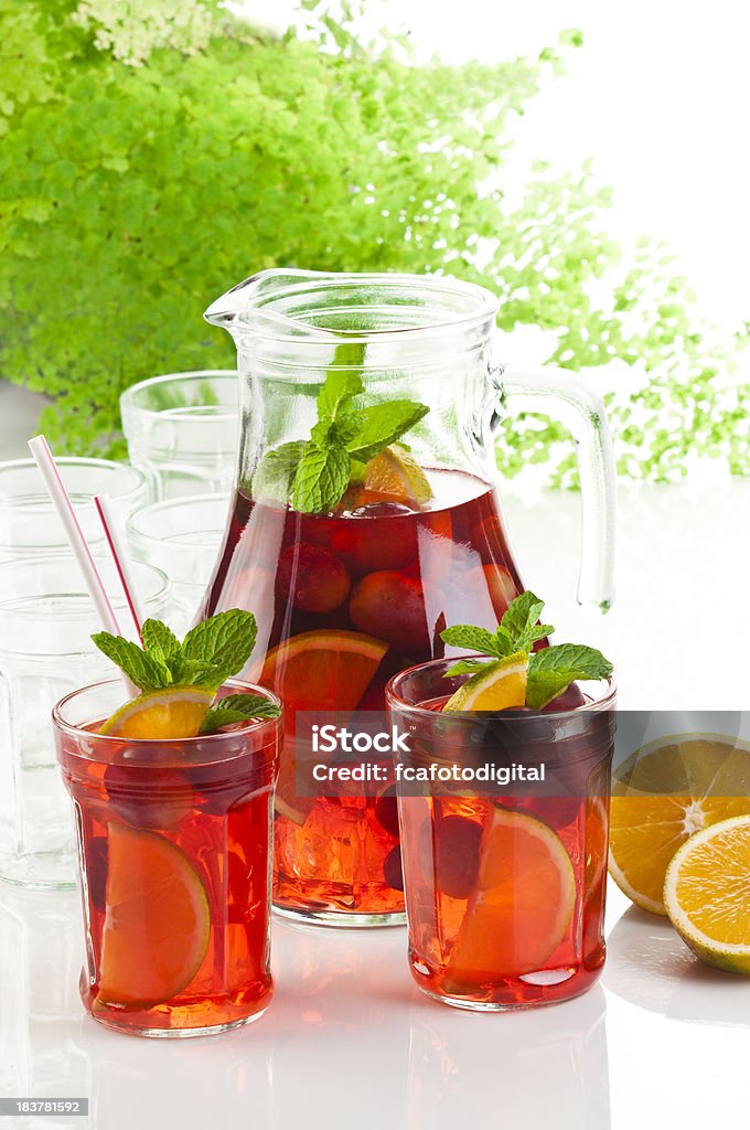 Refrescante Sangria de frutas - Foto de stock de Sangria royalty-free