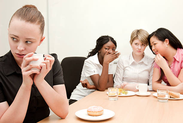 de trabajo acoso escolar - lunch business office business lunch fotografías e imágenes de stock