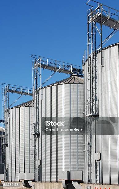 Grãos Ou De Silos - Fotografias de stock e mais imagens de Silo - Silo, Comida, Compartimento de Arrumação