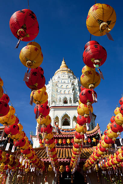 istock kek lok si chinese new year lantern 183782384