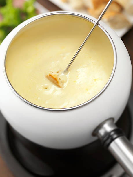 istock Cheese Fondue with French Bread 183782475