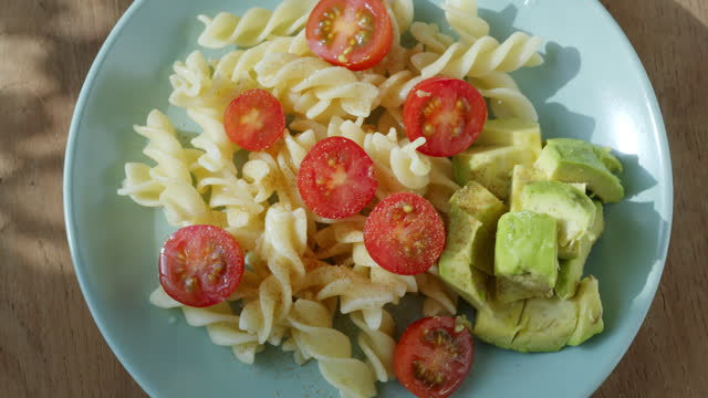 Salad with fusilli pasta