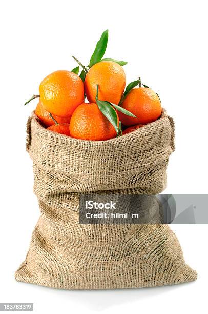 Photo libre de droit de Tangerines Fruits En Sac banque d'images et plus d'images libres de droit de Sac - Sac, Orange - Fruit, Orange - Couleur