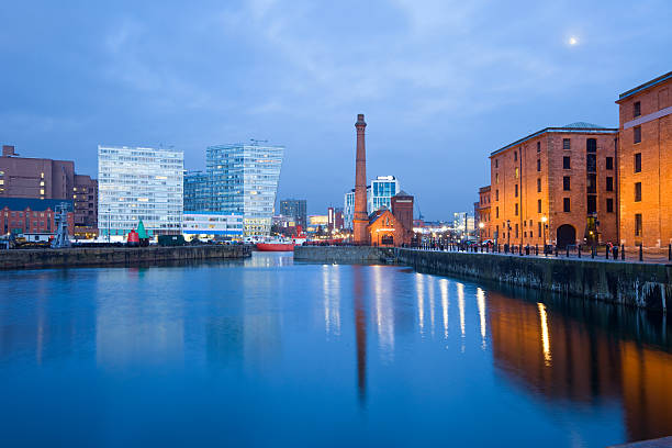 ливерпуль, англия, великобритания - albert dock стоковые фото и изображения