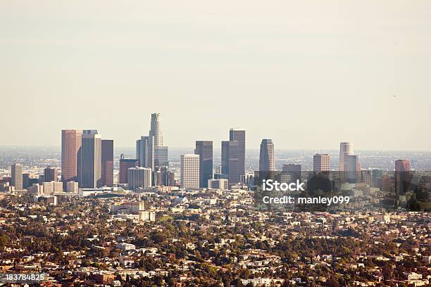 Affacciata Sul Grattacieli Di Los Angeles - Fotografie stock e altre immagini di Los Angeles - Città - Los Angeles - Città, Los Angeles - Contea, Orizzonte urbano