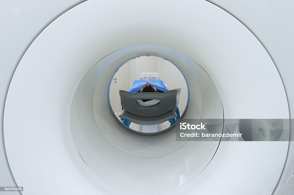 Mann bekommen Tomography Scan - Lizenzfrei PET-Scan Stock-Foto