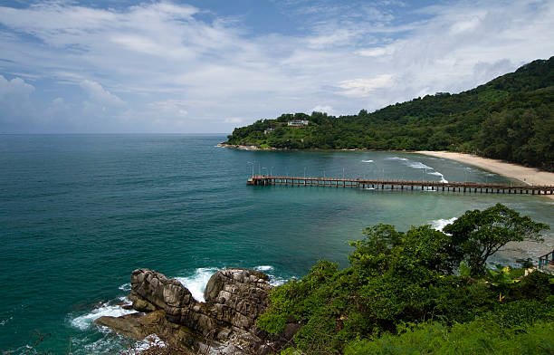 chapéu kamala - commercial dock pier reef rock imagens e fotografias de stock