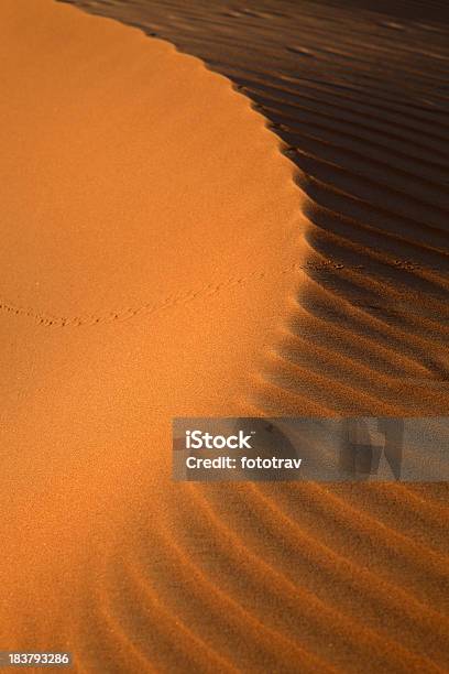 Tramonto Sulle Dune Di Sabbia A Dubai Emirati Arabi Uniti - Fotografie stock e altre immagini di Ambientazione esterna