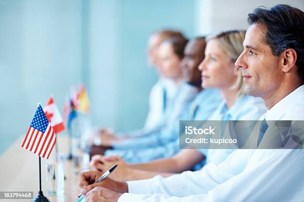 International Business Meetings Stockfoto und mehr Bilder von Offizielles Treffen - Offizielles Treffen, In einer Reihe, Vereinte Nationen