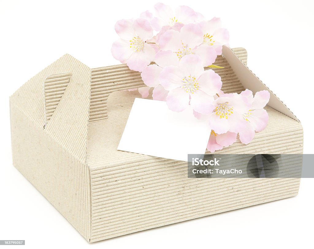 Pasta primavera Caja con mensaje tarjeta en blanco aislado - Foto de stock de Caja libre de derechos