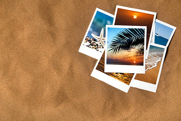 отдых фото на песке - sand beach instant print transfer sun стоковые фото и изображения