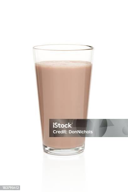 Copo De Chocolate Milk Isolado - Fotografias de stock e mais imagens de Chocolate - Chocolate, Copo, Leite