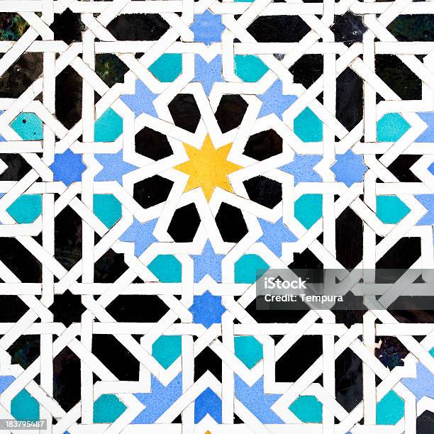 Patrón De Mosaico Colorido Foto de stock y más banco de imágenes de Cerámica - Cerámica, Mudéjar, Abstracto